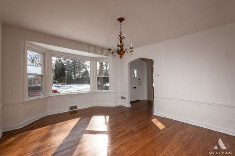 Tiny photo for 6908 N Mendota Avenue, Chicago, IL 60646 (MLS # 12556613)