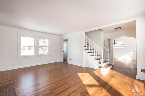 Tiny photo for 6908 N Mendota Avenue, Chicago, IL 60646 (MLS # 12556613)