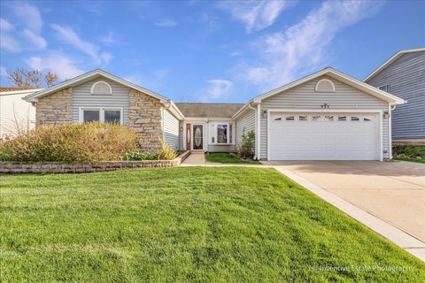 Photo of 111 Brookside Drive, Glendale Heights, IL 60139 (MLS # 12624628)