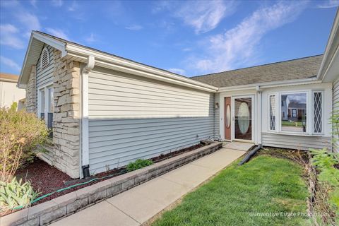 Tiny photo for 111 Brookside Drive, Glendale Heights, IL 60139 (MLS # 12624628)