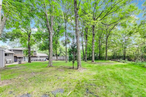 Tiny photo for 32362 N PINE Avenue, Grayslake, IL 60030 (MLS # 12655508)