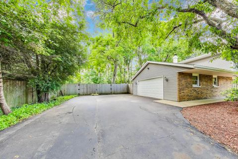 Tiny photo for 32362 N PINE Avenue, Grayslake, IL 60030 (MLS # 12655508)