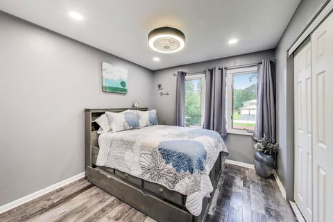 Tiny photo for 32362 N PINE Avenue, Grayslake, IL 60030 (MLS # 12655508)