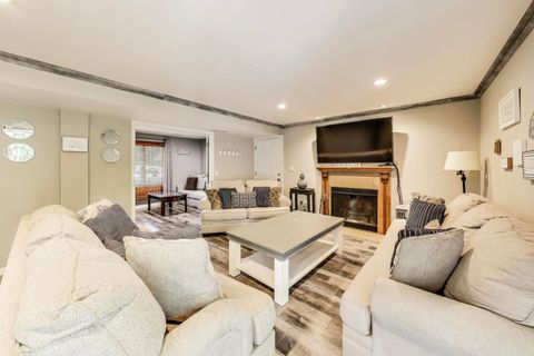 Tiny photo for 32362 N PINE Avenue, Grayslake, IL 60030 (MLS # 12655508)