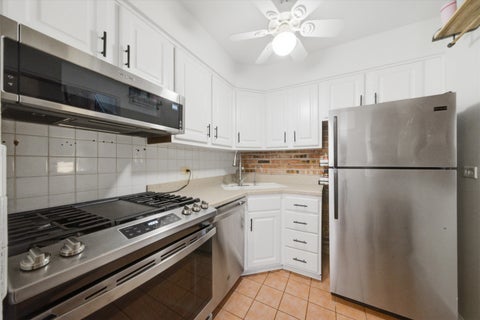 Tiny photo for 1853 N Cleveland Avenue #H, Chicago, IL 60614 (MLS # 12774571)