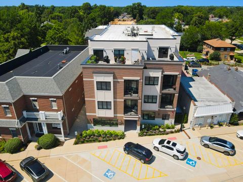 Tiny photo for 514 Hillgrove Avenue #303, Western Springs, IL 60558 (MLS # 12692702)