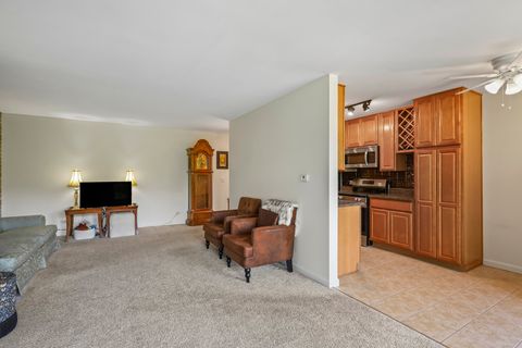 Tiny photo for 6000 Oakwood Drive #3H, Lisle, IL 60532 (MLS # 12646397)
