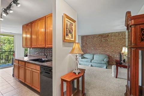 Tiny photo for 6000 Oakwood Drive #3H, Lisle, IL 60532 (MLS # 12646397)