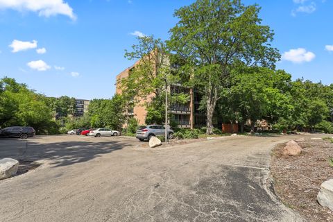 Tiny photo for 6000 Oakwood Drive #3H, Lisle, IL 60532 (MLS # 12646397)