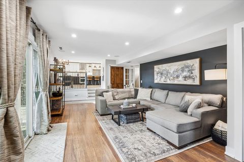 Tiny photo for 534 Summit Drive, Schaumburg, IL 60193 (MLS # 12630333)