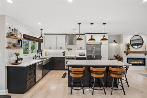 Tiny photo for 534 Summit Drive, Schaumburg, IL 60193 (MLS # 12630333)