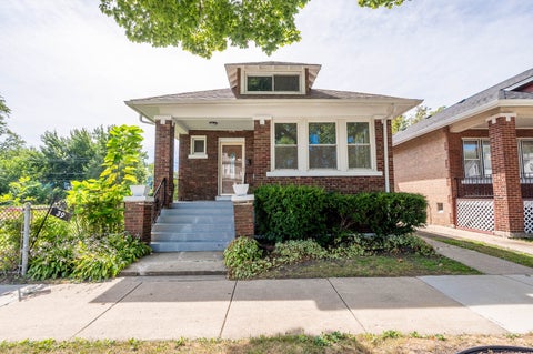 Photo of 39 W 113th Place, Chicago, IL 60628 (MLS # 12748430)