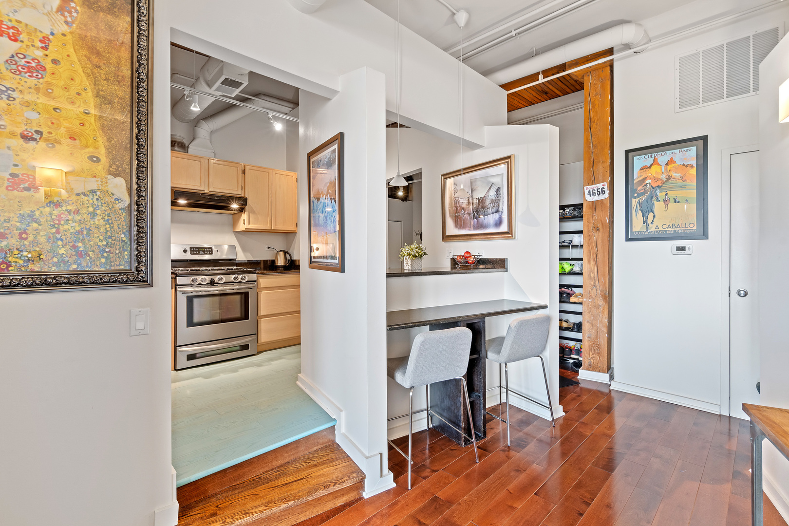 1725 W North Avenue 404