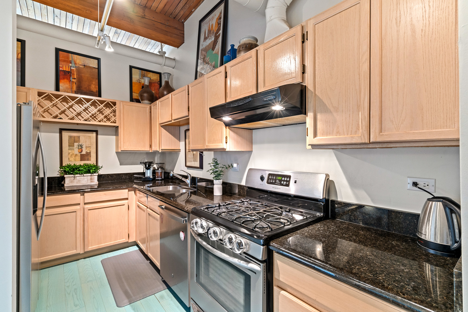 1725 W North Avenue 404