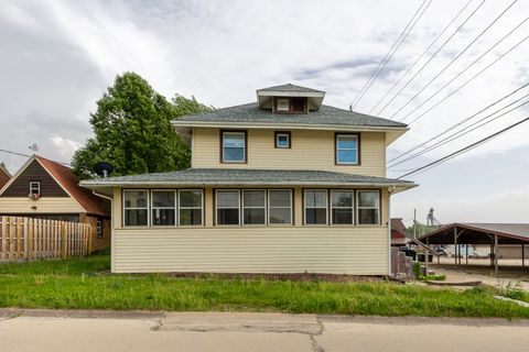 Photo of 115 Van Buren Street, Savanna, IL 61074 (MLS # 12353116)