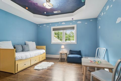 Tiny photo for 824 N Ridge Avenue, Arlington Heights, IL 60004 (MLS # 12681366)