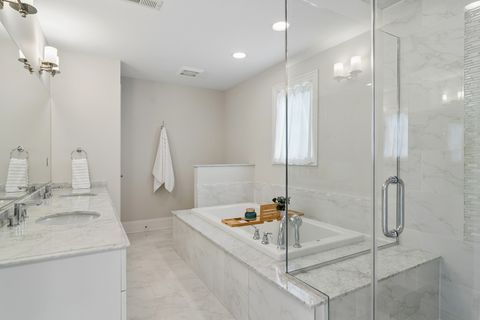 Tiny photo for 824 N Ridge Avenue, Arlington Heights, IL 60004 (MLS # 12681366)