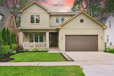 Tiny photo for 824 N Ridge Avenue, Arlington Heights, IL 60004 (MLS # 12681366)