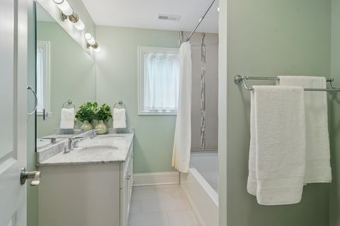 Tiny photo for 824 N Ridge Avenue, Arlington Heights, IL 60004 (MLS # 12681366)
