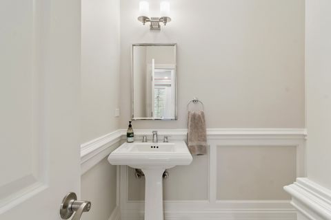Tiny photo for 824 N Ridge Avenue, Arlington Heights, IL 60004 (MLS # 12681366)