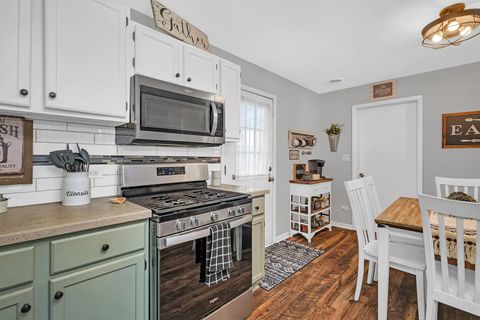 Tiny photo for 323 Fairfax Avenue, Romeoville, IL 60446 (MLS # 12551907)