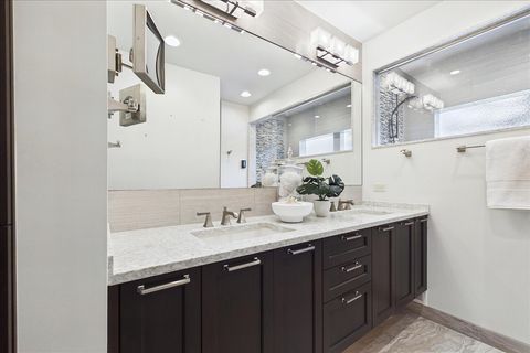 Tiny photo for 131 W Everett Road, Lake Forest, IL 60045 (MLS # 12601030)