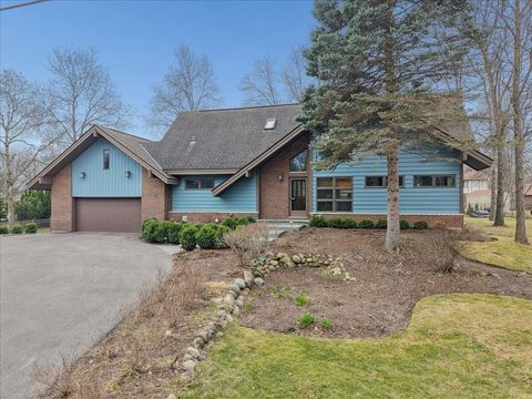 131 W Everett Road Lake Forest IL 60045