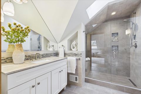 Tiny photo for 131 W Everett Road, Lake Forest, IL 60045 (MLS # 12601030)