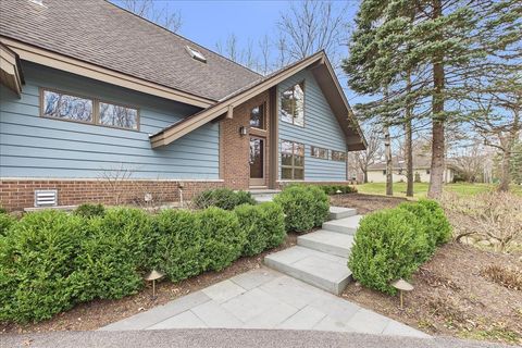 Tiny photo for 131 W Everett Road, Lake Forest, IL 60045 (MLS # 12601030)