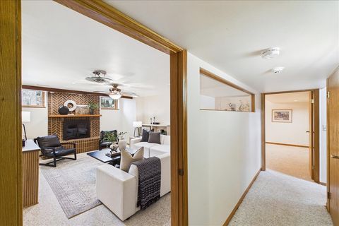 Tiny photo for 131 W Everett Road, Lake Forest, IL 60045 (MLS # 12601030)