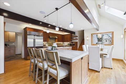 Tiny photo for 131 W Everett Road, Lake Forest, IL 60045 (MLS # 12601030)