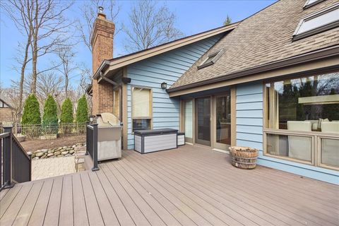 Tiny photo for 131 W Everett Road, Lake Forest, IL 60045 (MLS # 12601030)