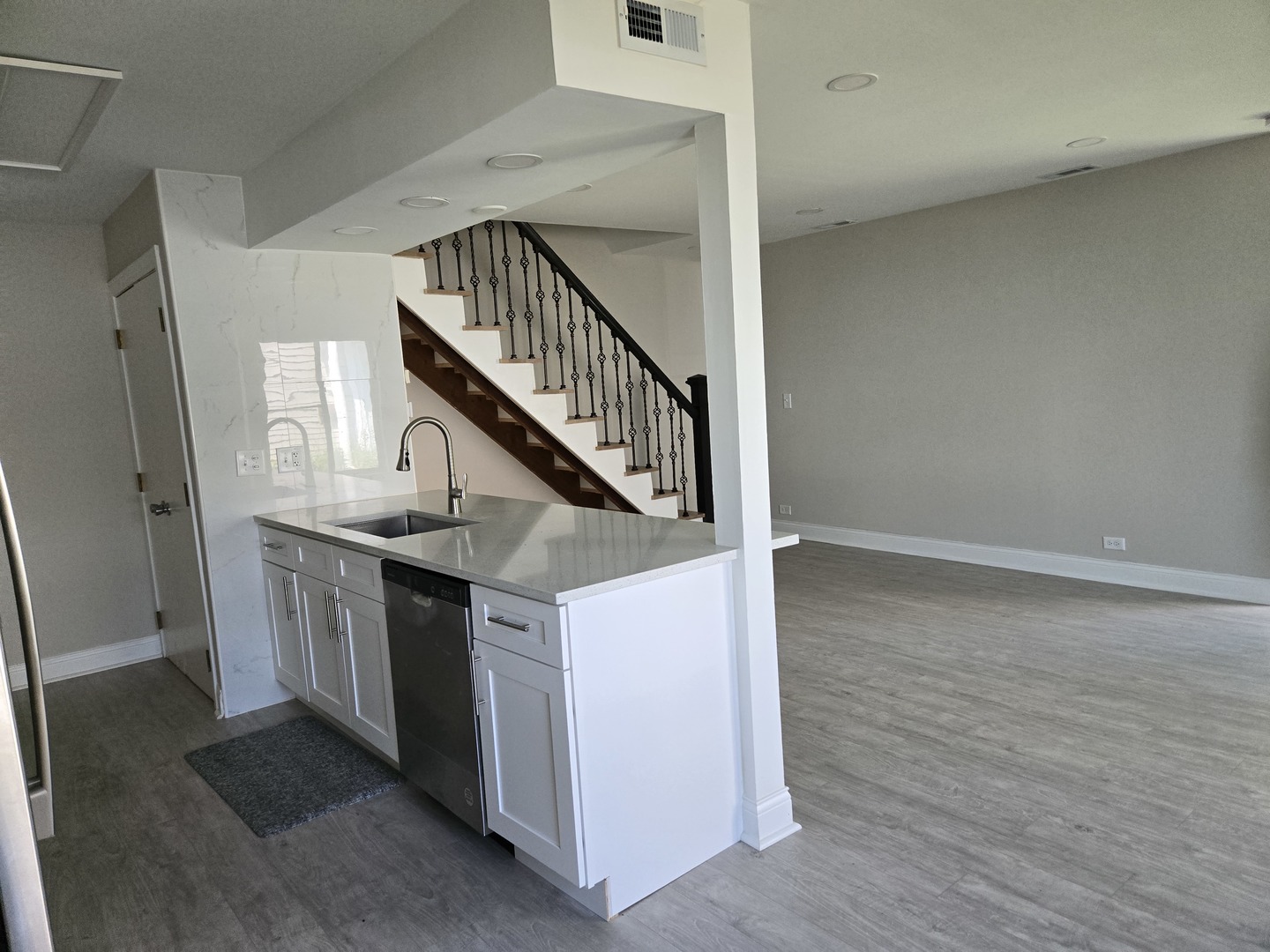 1491 Quaker Lane 116B