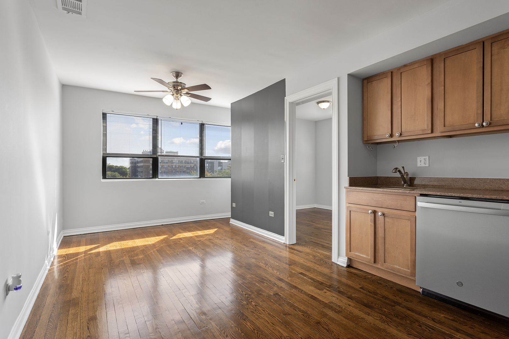 7616 N Marshfield Avenue 510