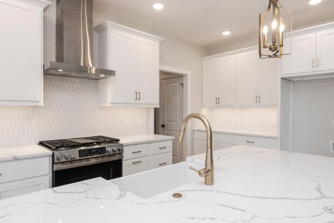 Tiny photo for 1009 Mount Carmel Road, Bloomington, IL 61705 (MLS # 12416813)