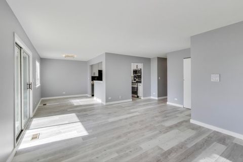 Tiny photo for 609 Hanover Court #X-1, Schaumburg, IL 60194 (MLS # 12501581)
