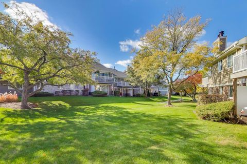 Tiny photo for 609 Hanover Court #X-1, Schaumburg, IL 60194 (MLS # 12501581)