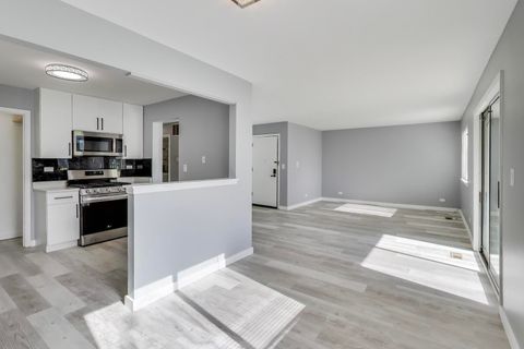 Tiny photo for 609 Hanover Court #X-1, Schaumburg, IL 60194 (MLS # 12501581)