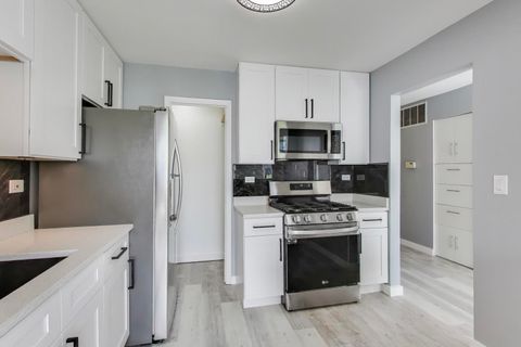 Tiny photo for 609 Hanover Court #X-1, Schaumburg, IL 60194 (MLS # 12501581)