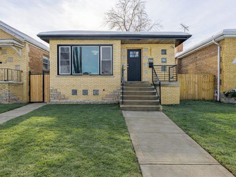 Photo of 3053 W 77th Street, Chicago, IL 60652 (MLS # 12599165)