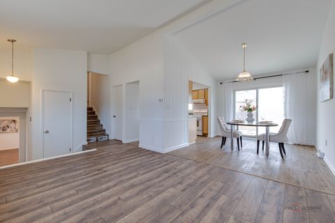 Tiny photo for 73 S Beck Road, Lindenhurst, IL 60046 (MLS # 12571540)