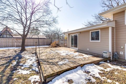 Tiny photo for 73 S Beck Road, Lindenhurst, IL 60046 (MLS # 12571540)