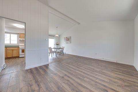 Tiny photo for 73 S Beck Road, Lindenhurst, IL 60046 (MLS # 12571540)