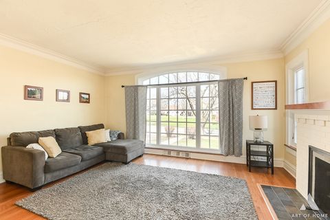 Tiny photo for 19 W Hattendorf Avenue, Roselle, IL 60172 (MLS # 12610106)