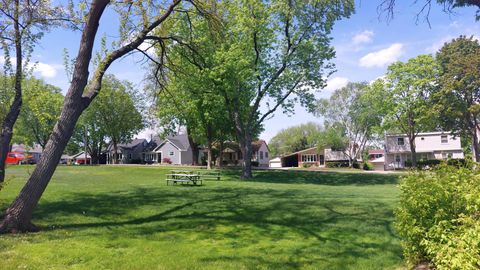 Tiny photo for 19 W Hattendorf Avenue, Roselle, IL 60172 (MLS # 12610106)