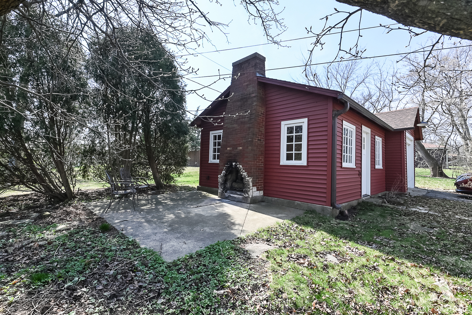 19 W Hattendorf Avenue