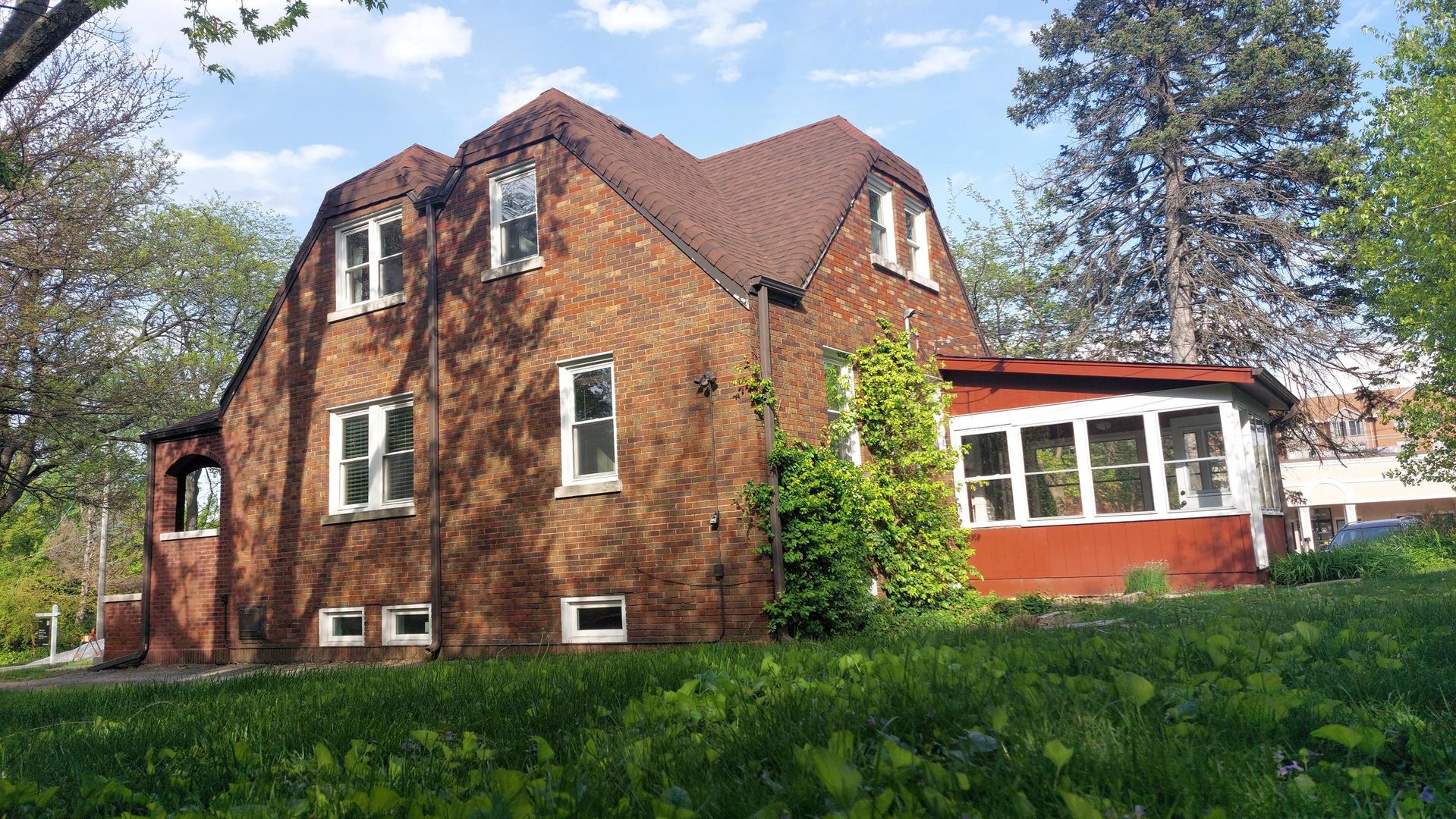19 W Hattendorf Avenue