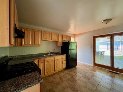 Tiny photo for 15542 S Park Avenue, South Holland, IL 60473 (MLS # 12503593)