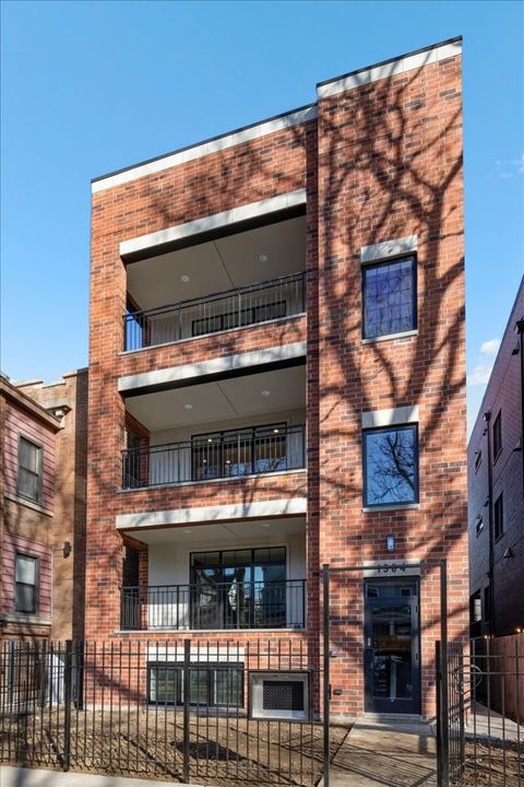 1304 W Winona Street 2 Chicago IL 60640