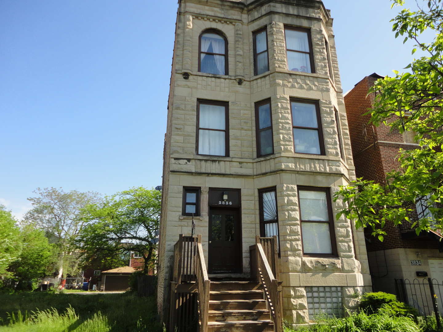 Photo 1 of 9 — 3836 W Lexington Street 1, Chicago, IL 60624
